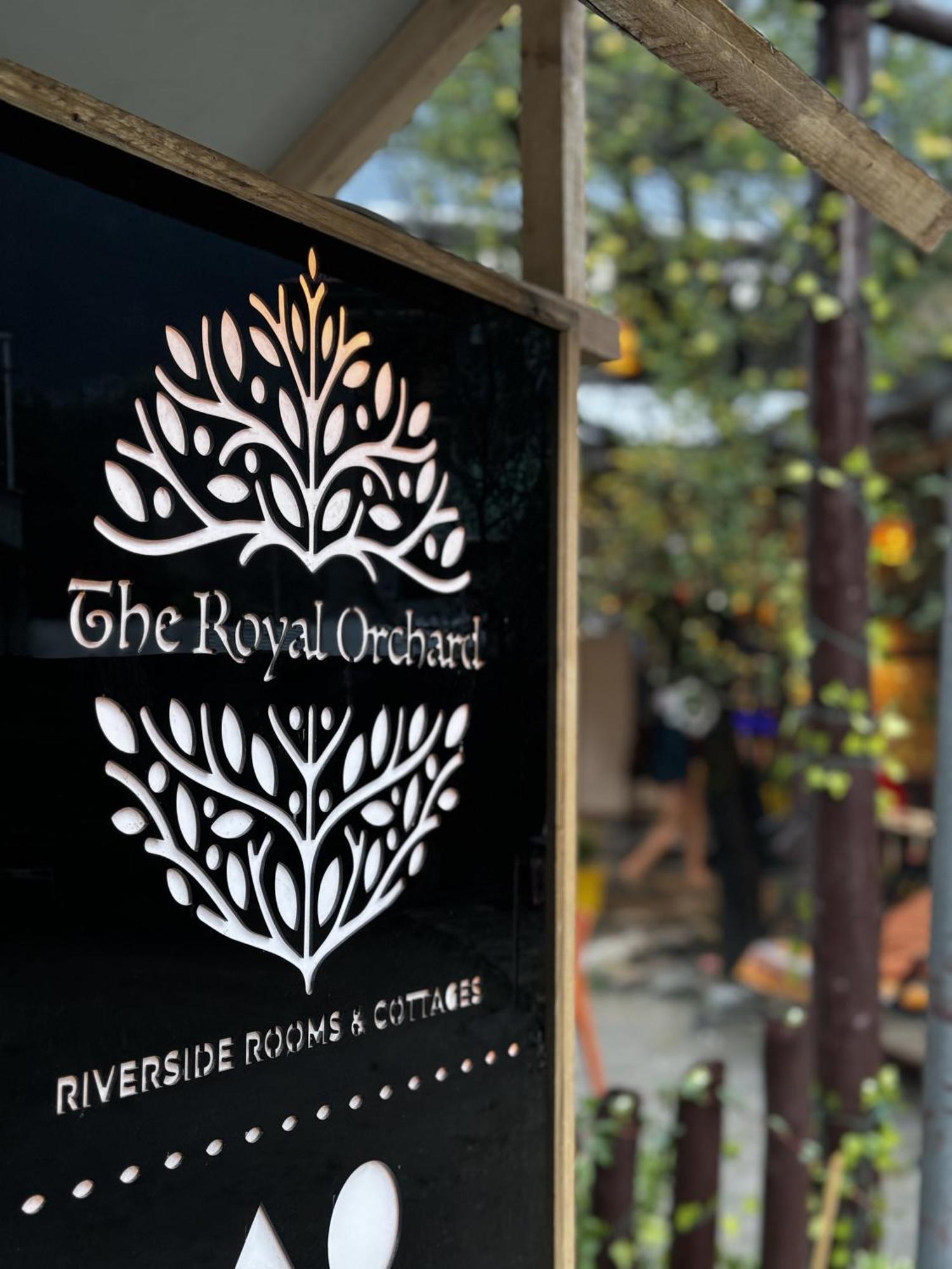 ホテル The Royal Orchard カソル エクステリア 写真
